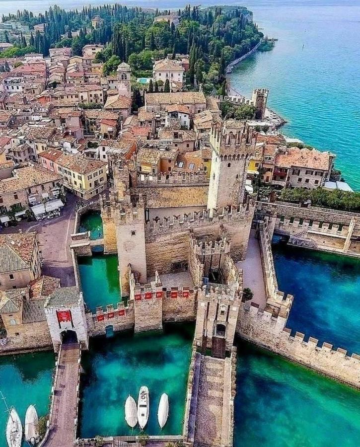 Apartament Casa Della Regina Sirmione Zewnętrze zdjęcie